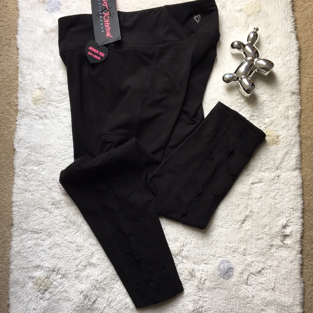 Betsey Johnson NWT criss cross detail Performance Crop Length Legging XS